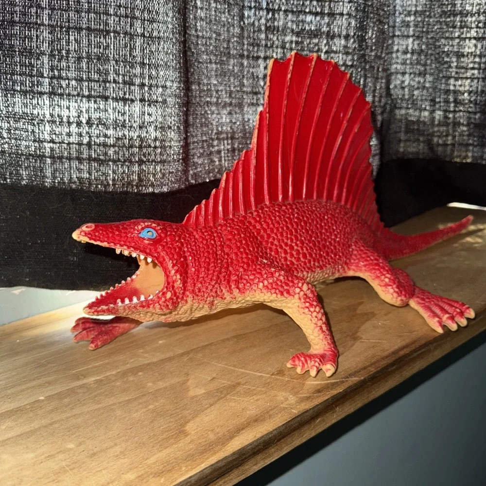 Vintage U.K.R.D. 1986 Dor Mei Spinosaurus Dinosaur Figure 16
